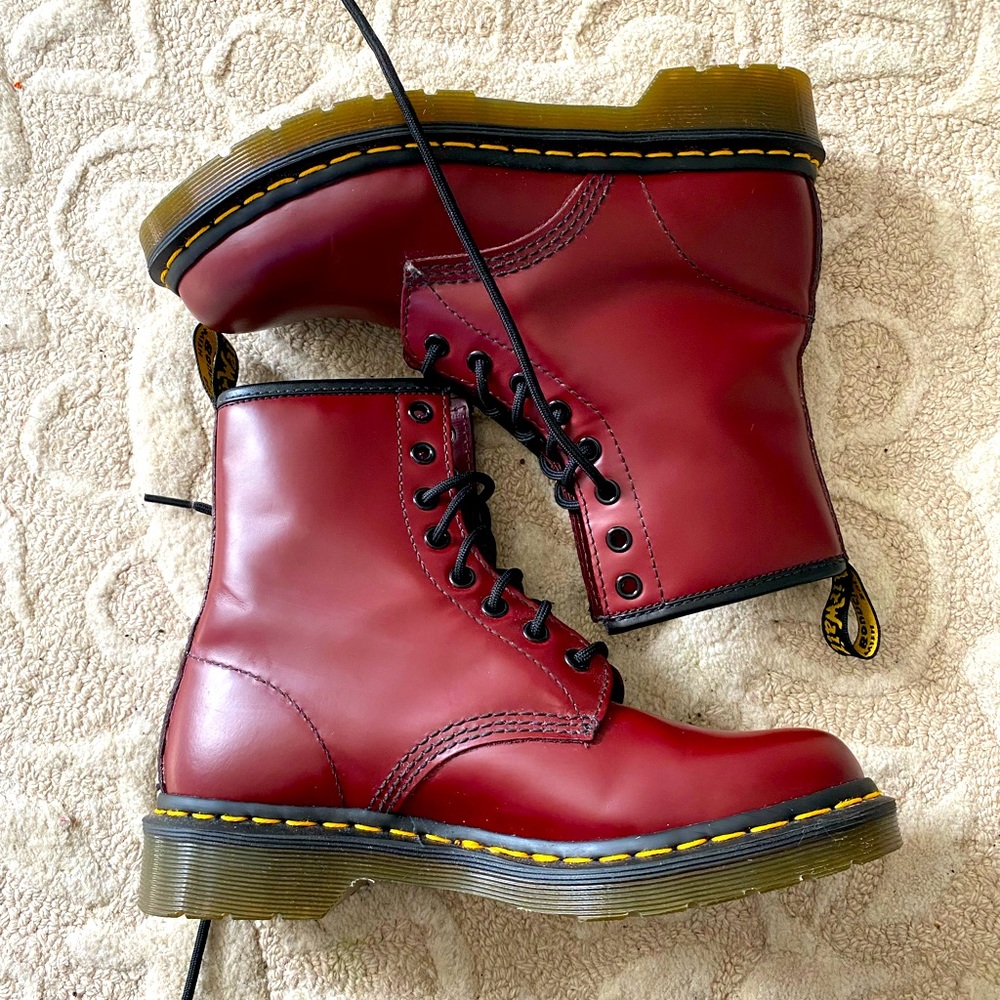 Red smooth doc doctor dr. Martens sz 7 euro 38